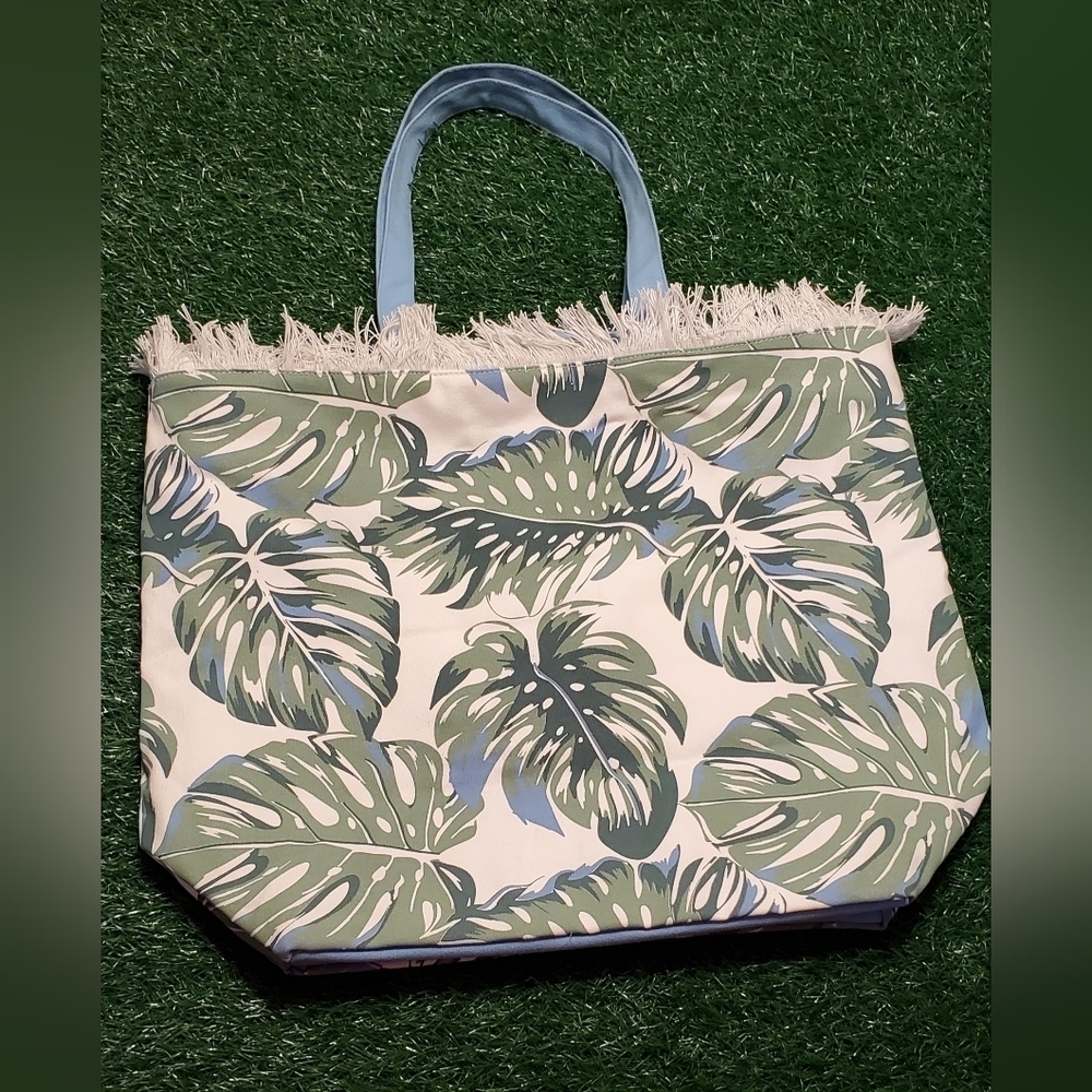Shiraleah Chicago Tropical Leaf Print Large Beach Tote Bag Fringe Trim Detail